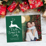 Carte Postale Green Reindeer Christmas Photo mignonne Cette sais<br><div class="desc">Un élégant cerf blanc saute au-dessus des mots de Noël Tis the Season to be Jolly sur cette belle carte postale de vacances. Elégance classique avec un joli renne sur la calligraphie magnifique et votre photo de famille remplissant le devant de cette carte postale verte festive. Le dos est une...</div>