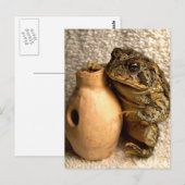 Carte Postale Grenouille crapaud tenant une photo miniature de l (Devant / Derrière)