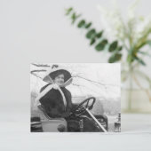 Carte Postale Gros manteau à fourrure, début des années 1900 (Debout devant)