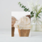 Carte Postale Gros plan de divers cônes de crème glacée (Debout devant)