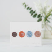 Carte Postale Gros plan des boutons (Debout devant)