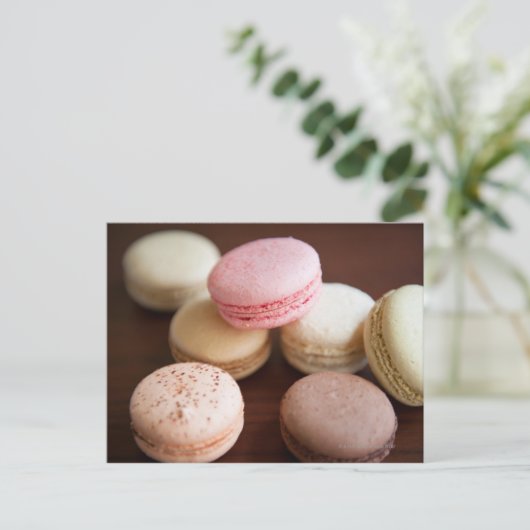 Carte Postale Gros plan des Macarons (Debout devant)
