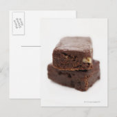 Carte Postale Gros plan d'une pile de deux brownies au chocolat (Devant / Derrière)