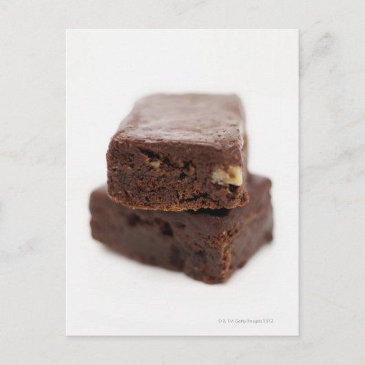Carte Postale Gros plan d'une pile de deux brownies au chocolat (Devant)