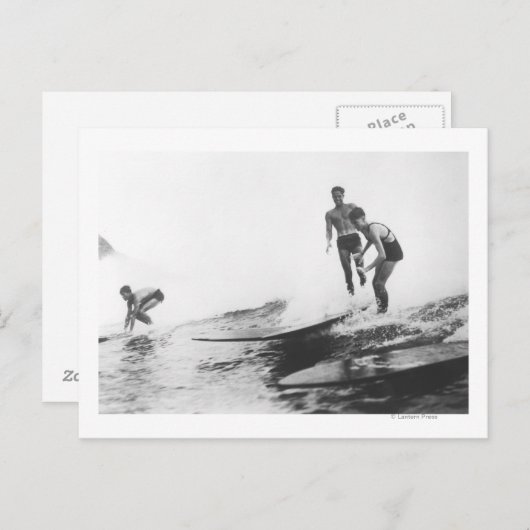 Carte Postale Groupe de surfeurs en Honolulu, Hawaii Surfing (Devant / Derrière)
