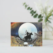 Carte Postale Guerrier solitaire sous la lune (Debout devant)
