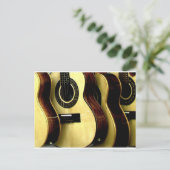Carte Postale guitare (Debout devant)
