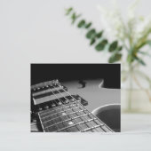 Carte Postale Guitare électrique - Gris B&W (Debout devant)