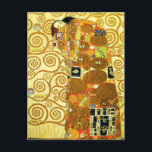 Carte Postale Gustav Klimt Fulfillt<br><div class="desc">Carte postale Gustav Klimt Fulfillment. Frise de 1909. Complété pendant la phase d’or de Klimt, Fulfillment est composé d’un couple d’embrassades se tenant sous une courtepointe à motifs multiples avec spirales, yeux, oiseaux, poissons et autres formes. L’arrière - plan de l’oeuvre présente les mêmes spirales de bronze qui orneraient le...</div>
