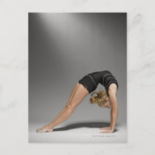 Carte Postale Gymnaste féminin étirement, studio photo 2