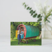 CARTE POSTALE GYPSY CARAVAN (Debout devant)