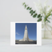 Carte Postale Hallgrímskirkja (Debout devant)