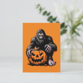 Carte Postale Halloween Bigfoot Citrouille Peur (Debout devant)