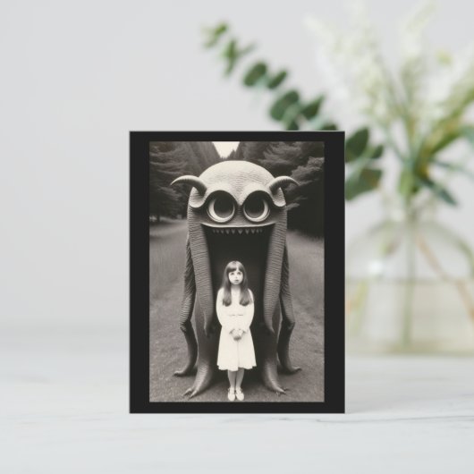 Carte postale Halloween Bizarre (Debout devant)