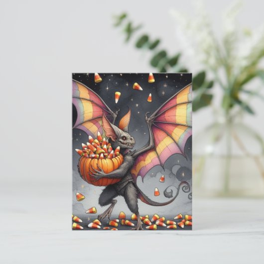 Carte Postale Halloween Creature With Candy (Debout devant)