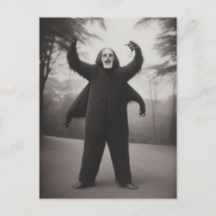 Carte postale Halloween de monstre bizarre étrange