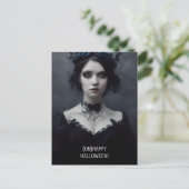 Carte Postale Halloween. Gothic girl witch (Debout devant)