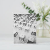 Carte Postale Hanoi Vietnam, Tabourets en plastique au Temple de (Debout devant)