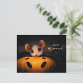 Carte Postale Happy Halloween. Petite souris mignonne avec citro (Debout devant)