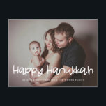 Carte Postale Happy Hanoukka photo de famille de vacances<br><div class="desc">Une typographie moderne pour cette collection carte photo. Pour customiser avec votre photo de famille préférée. Vous pouvez aussi facilement changer la couleur de la police à votre goût.</div>