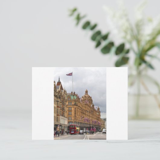 Carte Postale Harrods de Knightsbridge (Debout devant)
