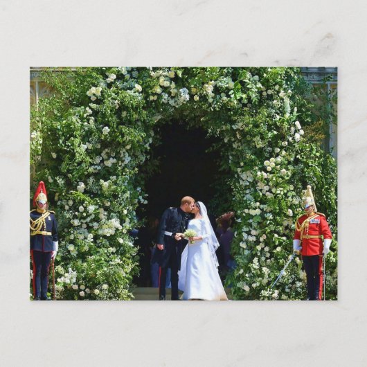 Carte Postale Harry Meghan jour de mariage baiser entrée chapell (Devant)