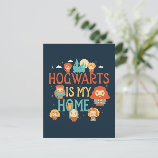 CARTE POSTALE HARRY POTTER™ | HOGWARTS™ EST MA MAISON (Debout devant)