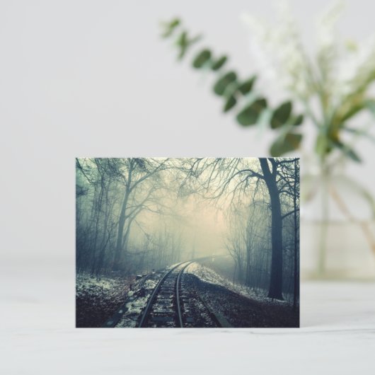 Carte Postale Haunting Train track (Debout devant)