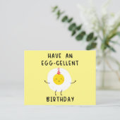 Carte Postale have an eggcellent birthday funny birthday (Debout devant)