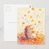 Carte Postale Hedgehog Holding Yellow Autumn Maple Leaf (Devant / Derrière)