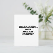 Carte Postale helloladiesyourmanhasarrivé (Debout devant)