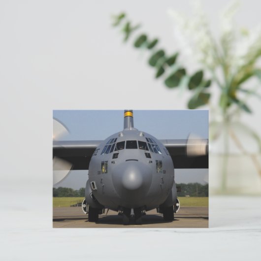 Carte Postale Hercules C-130 (Debout devant)