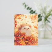Carte Postale Hérisson regardant à travers une feuille d'érable  (Debout devant)