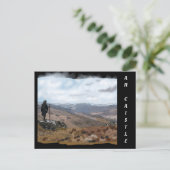 Carte Postale Highlander à An Caistel, Écosse (Debout devant)