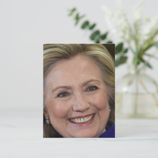 Carte Postale Hillary Clinton (Debout devant)