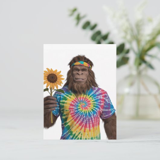 Carte Postale Hippie Sasquatch à Tiedye avec tournesol (Debout devant)