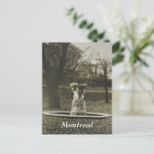 Carte postale historique de Montréal (Debout devant)