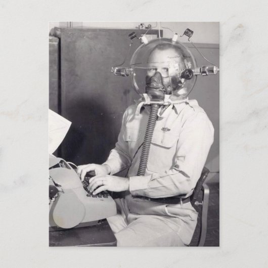 Carte Postale Homme au masque à gaz rétro (Devant)