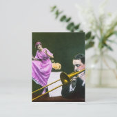 Carte Postale Homme joue trombone Flapper danse sur table (Debout devant)