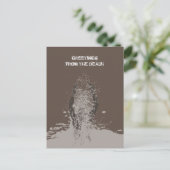 Carte Postale Homme monochrome frais grunge éclaboussure d'eau (Debout devant)