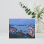 Carte Postale HONGRIE, Budapest : Pont Szechenyi (à chaînes), 2 (Debout devant)