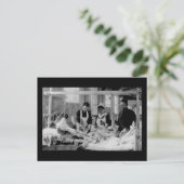 Carte Postale Hôpital de campagne pour infirmières de la Premièr (Debout devant)