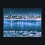 Carte Postale Horizon de Chicago en hiver<br><div class="desc">L'horizon de Chicago avec un lac Michigan congelé dans le premier plan</div>