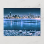 Carte Postale Horizon de Chicago en hiver<br><div class="desc">L'horizon de Chicago avec un lac Michigan congelé dans le premier plan</div>