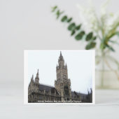 Carte Postale Hôtel de ville de Munich (Debout devant)