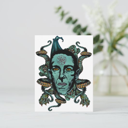 Carte Postale Howard Phillips Lovecraft (Debout devant)
