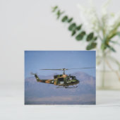 Carte Postale Huey double UH-1N (Debout devant)
