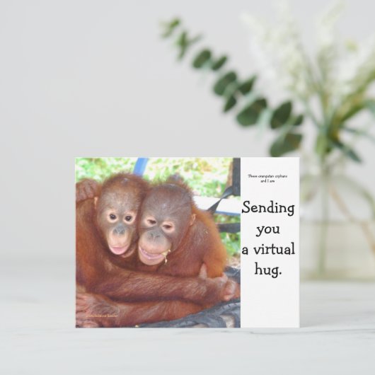 Carte Postale Hug virtuel (Debout devant)