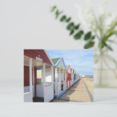 Carte Postale Huttes colorées de plage (Debout devant)