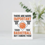 Carte Postale il y a des choses plus importantes que le basket-b (Debout devant)